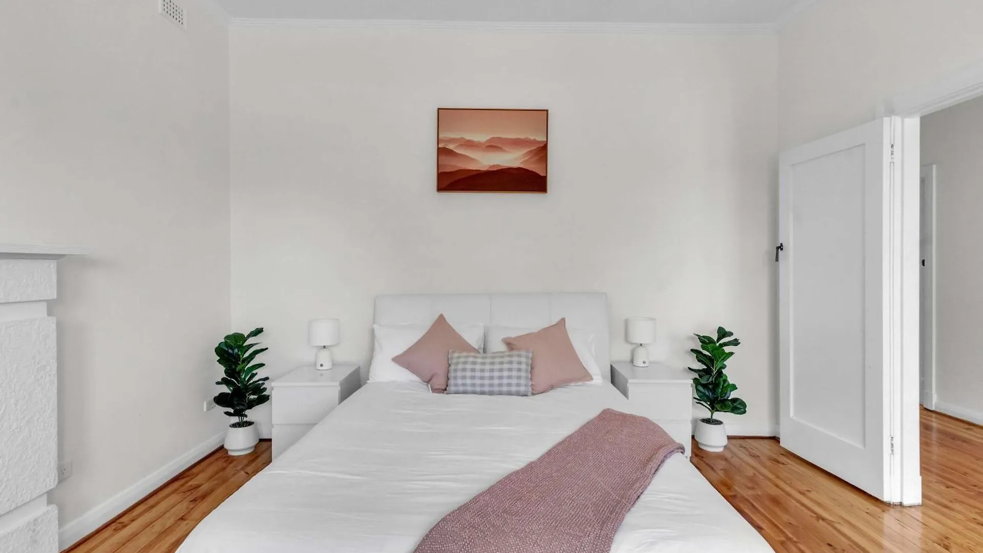 Holiday home Charming Family Retreat With Arcade - Glenunga Villa Adelaide
