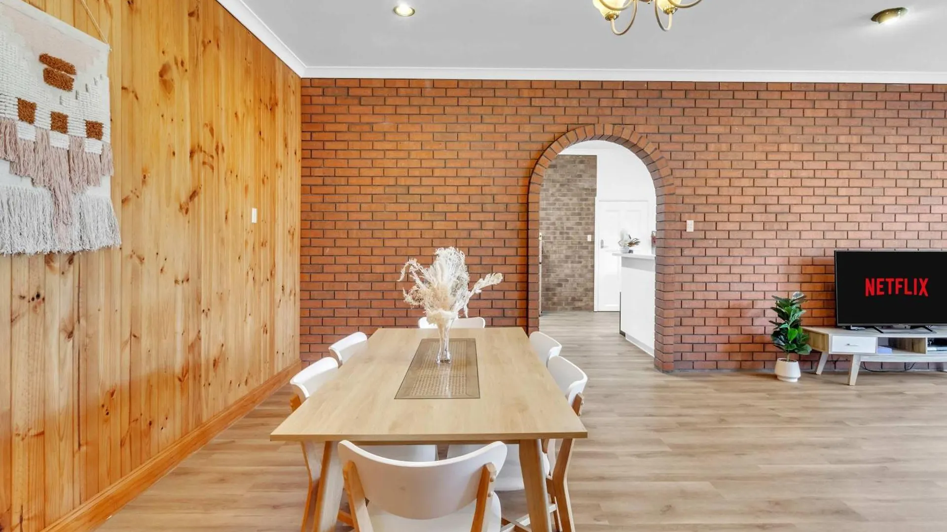 Holiday home Charming Family Retreat With Arcade - Glenunga Villa Adelaide